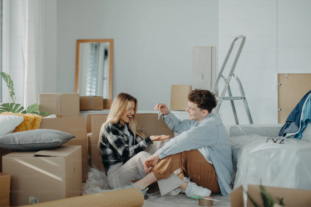 Cajas y llaves de una casa nueva