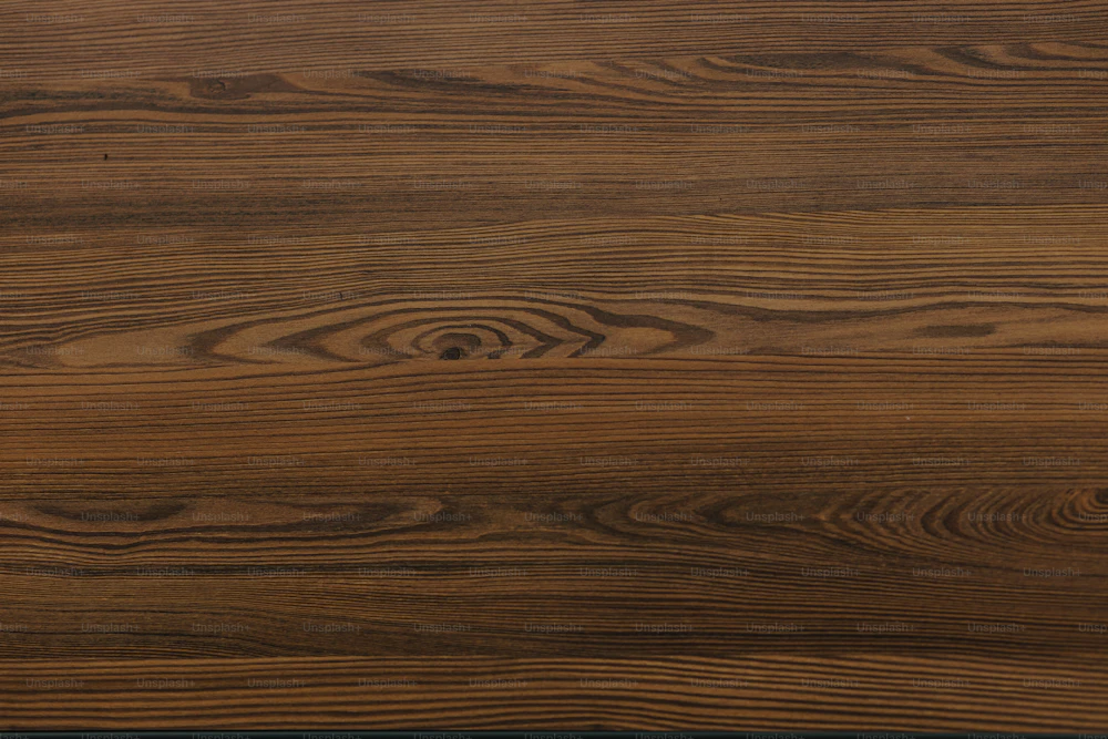 Mueble con acabado de madera