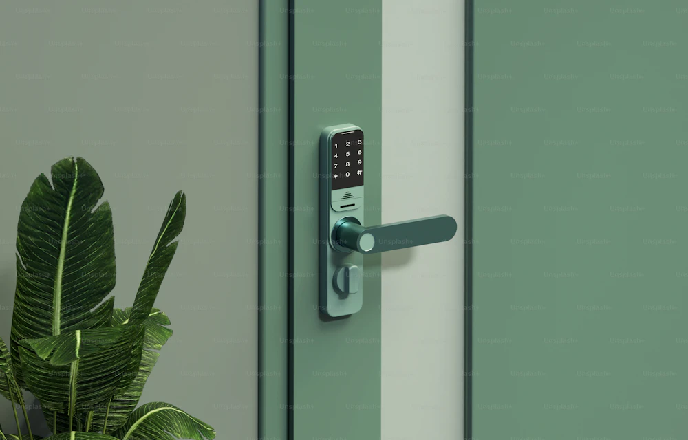 Llave y puerta de entrada de una vivienda